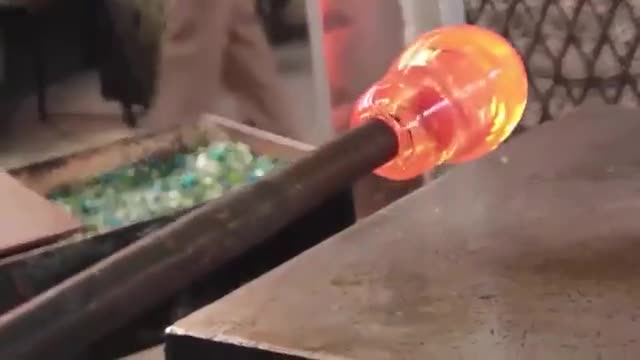 The Process Through Which Glass Jugs Are Made