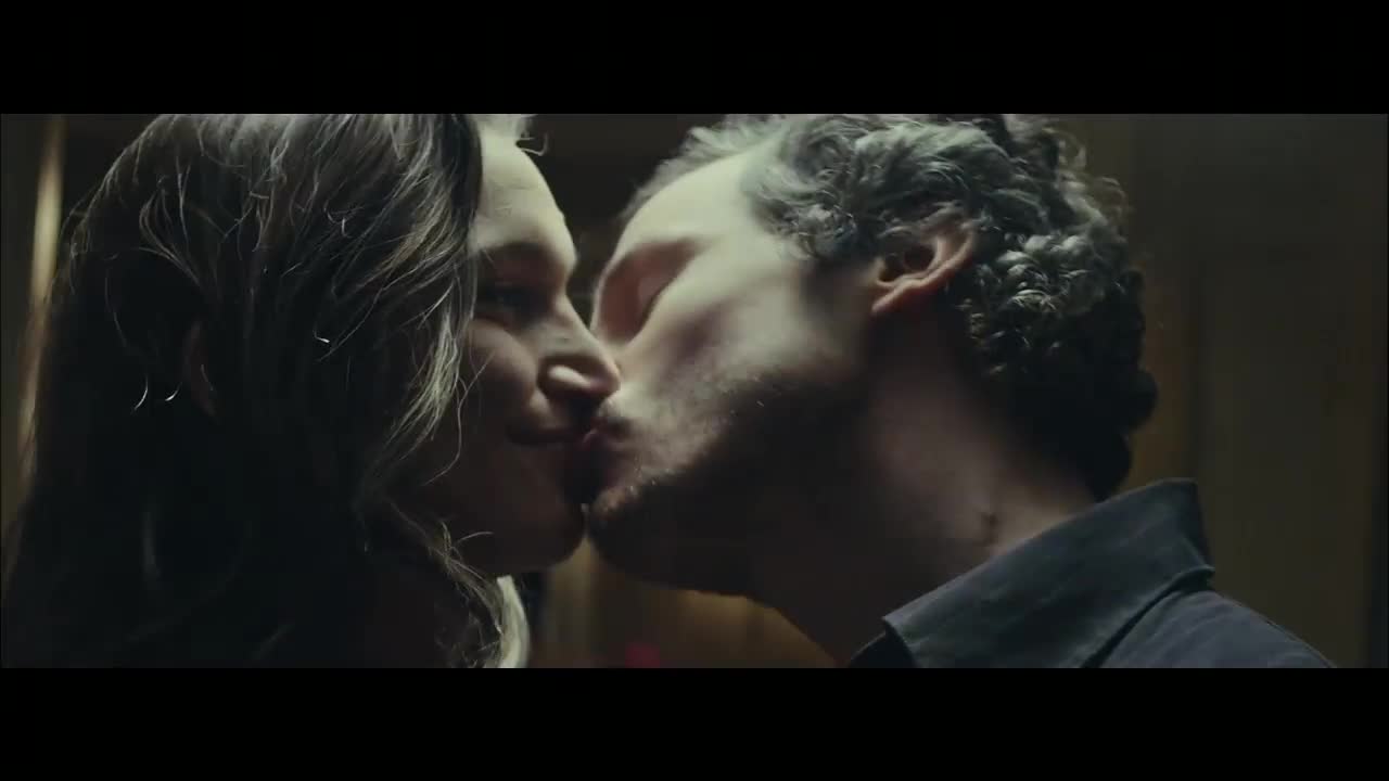 Vodafone Commercial: The Kiss