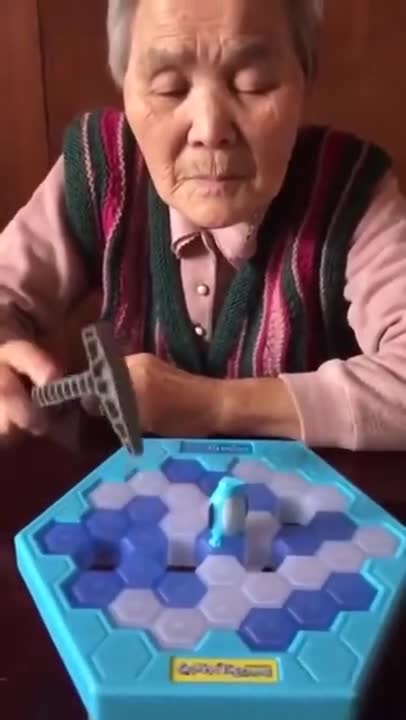 Cool Penguin On Ice Game With Grandma