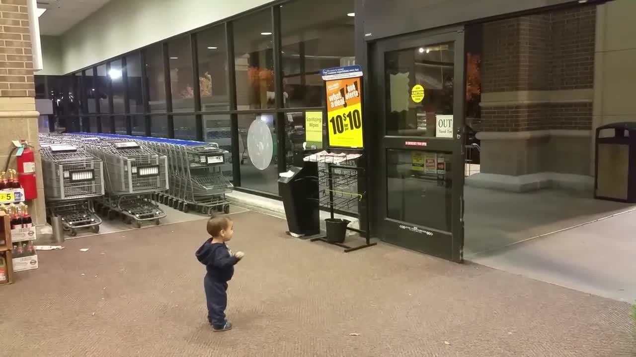 Baby Reaction To Sliding Doors
