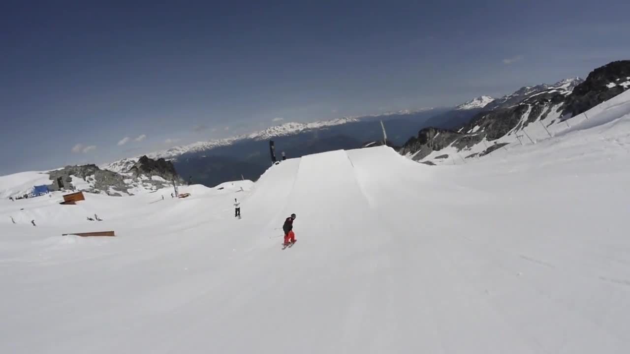 The Park - Pro Line First Jump - Ski