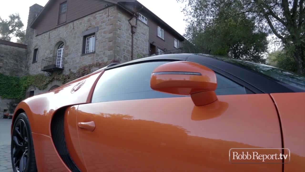 Robert Ross Test Drives the Bugatti Veyron