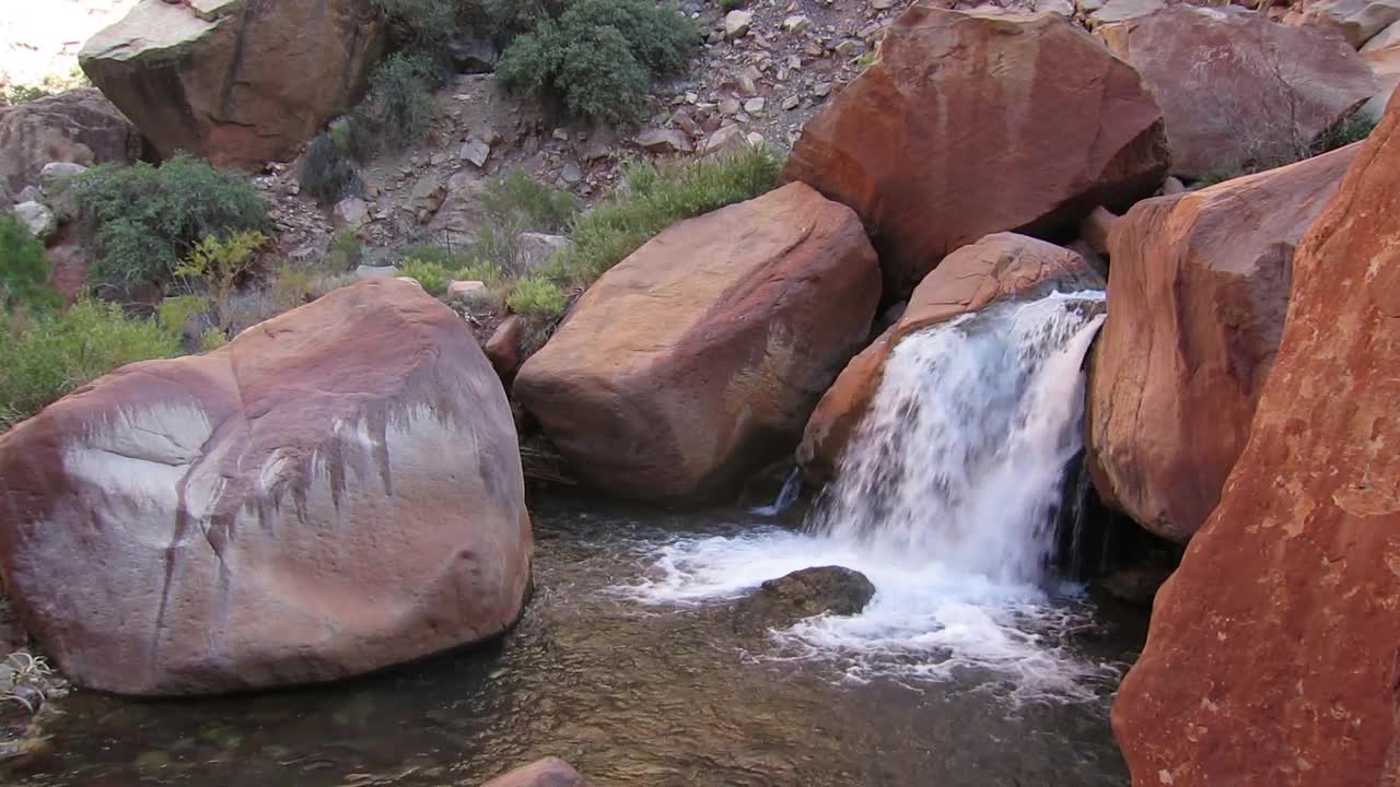 Grand Canyon National Park: Split Rock Waterfall - Fun - 4fun.com