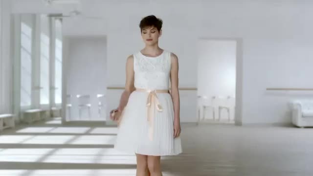 Super-Pharm Commercial: The Trail of Perfume - Commercials - 4fun.com