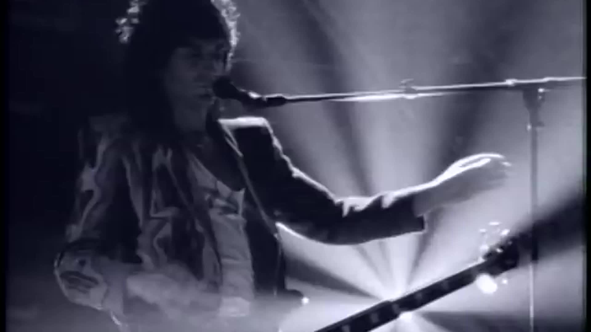 Bon Jovi - Livin On A Prayer Music Video - Music - 4fun.com